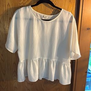 Aritiza Wilfred White Flowy Top